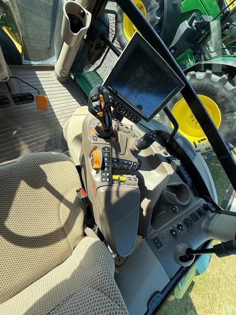 Traktor John Deere 6250R - 4