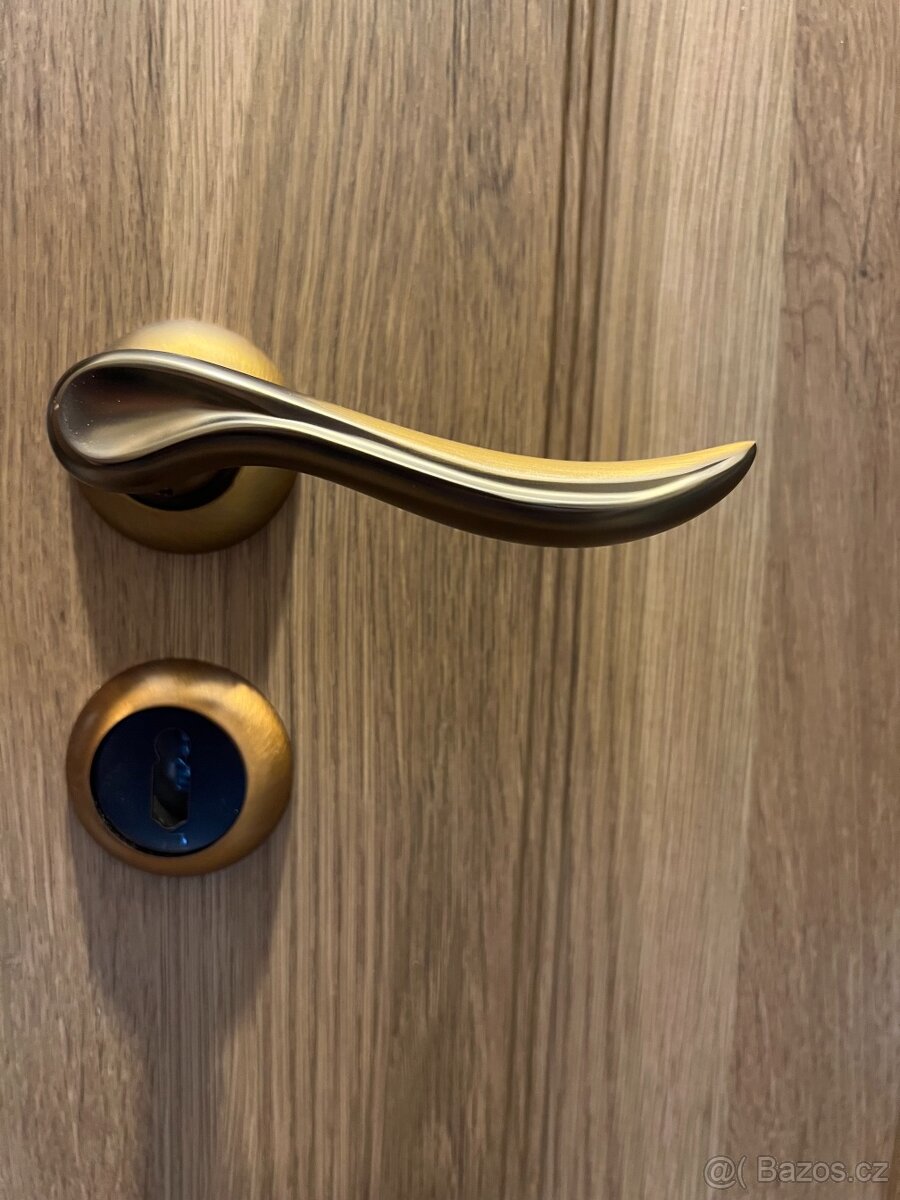 Rozetové dveřní kování Cobra Kate PZ, bronz - 4