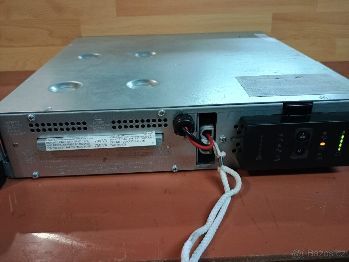 UPS 700 VA - 4