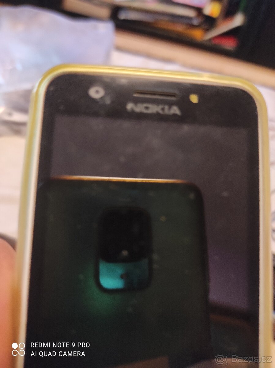 Mobilní telefon Nokia - 4