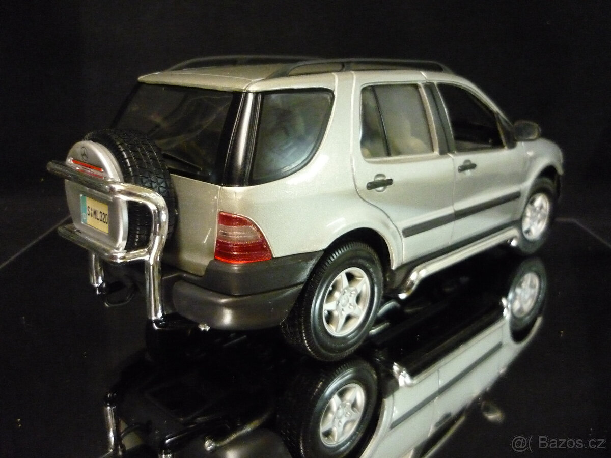 Mercedes Benz ML 320 Maisto 1/18 - 4