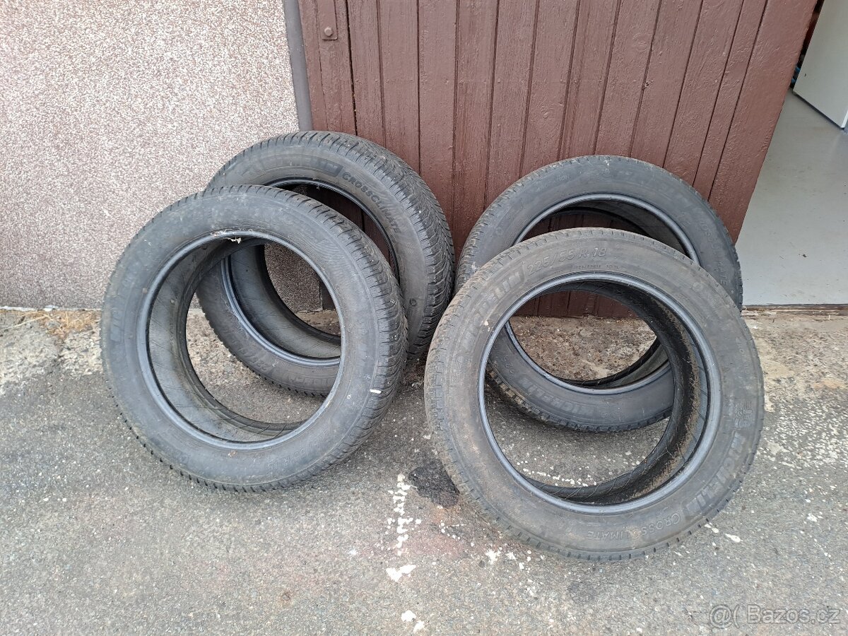 Pneu 225/55/18 Michelin CrossClimate - 4