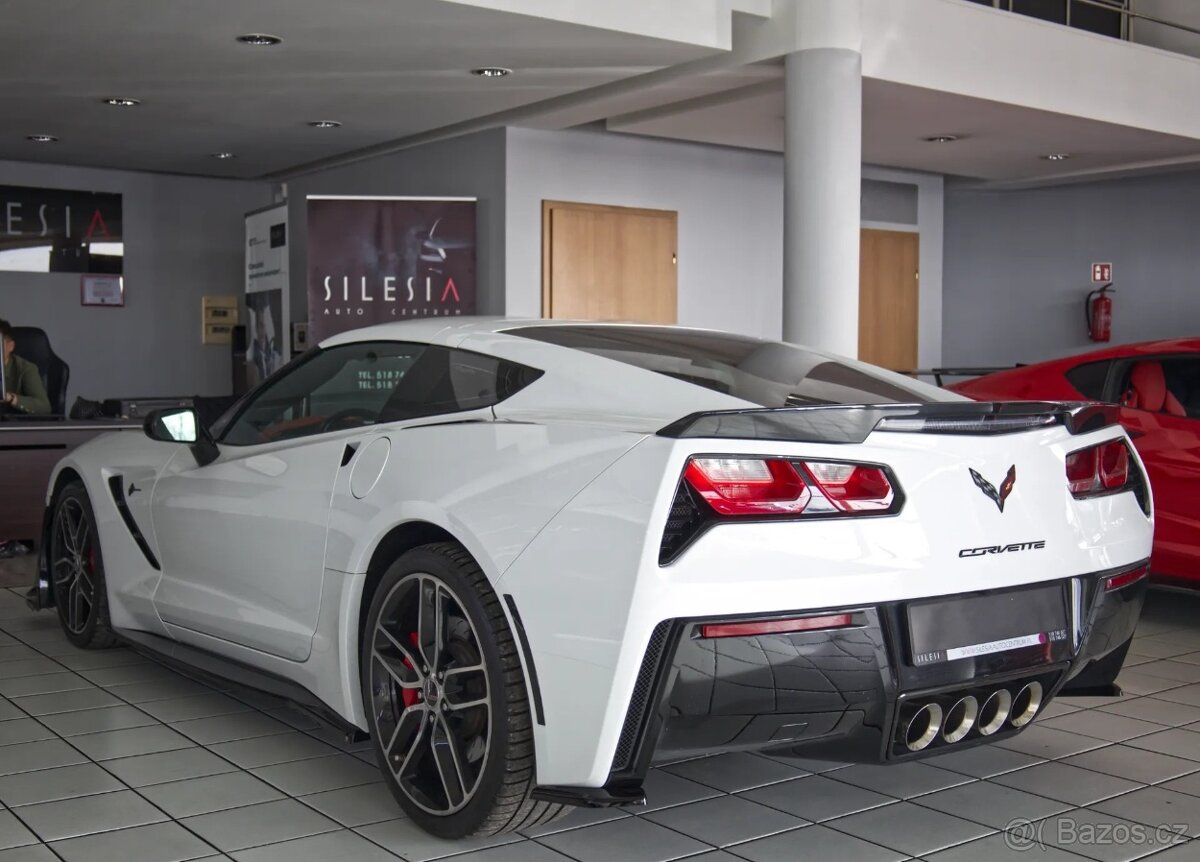 Chevrolet Corvette - 4
