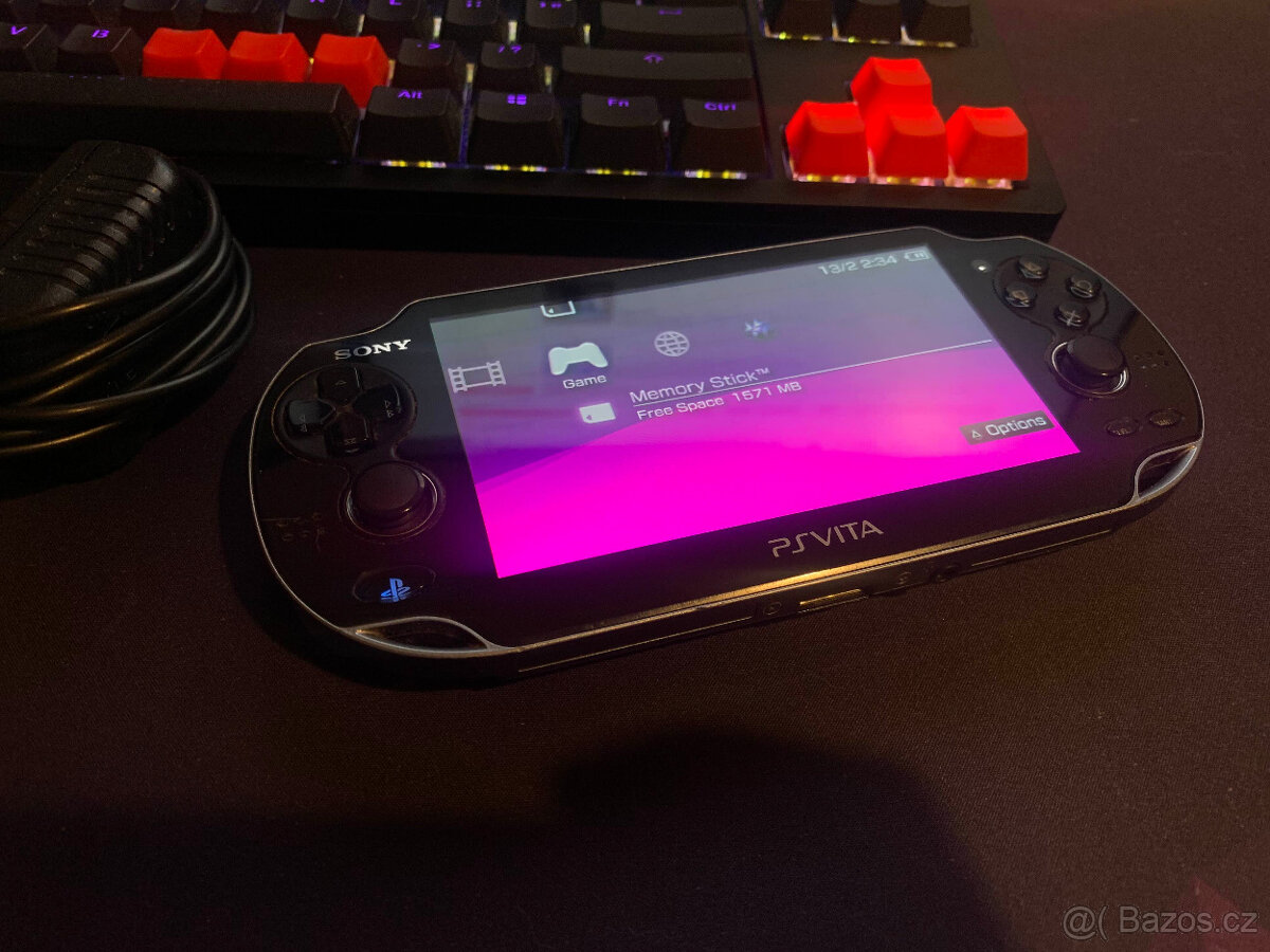 PS Vita/Playstation Vita PCH1004 (OLED) - 4