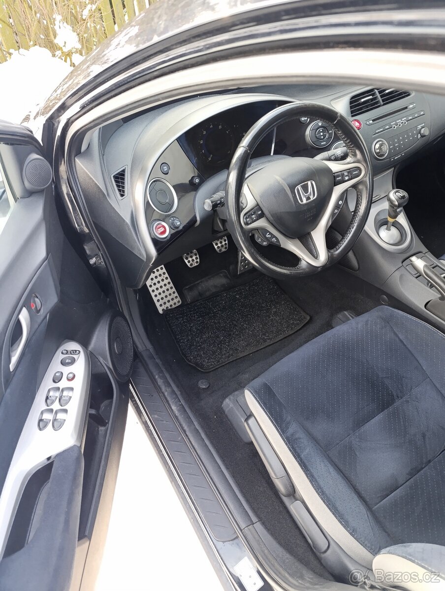 Honda Civic,1,8,104kw,72000km,2007 - 4