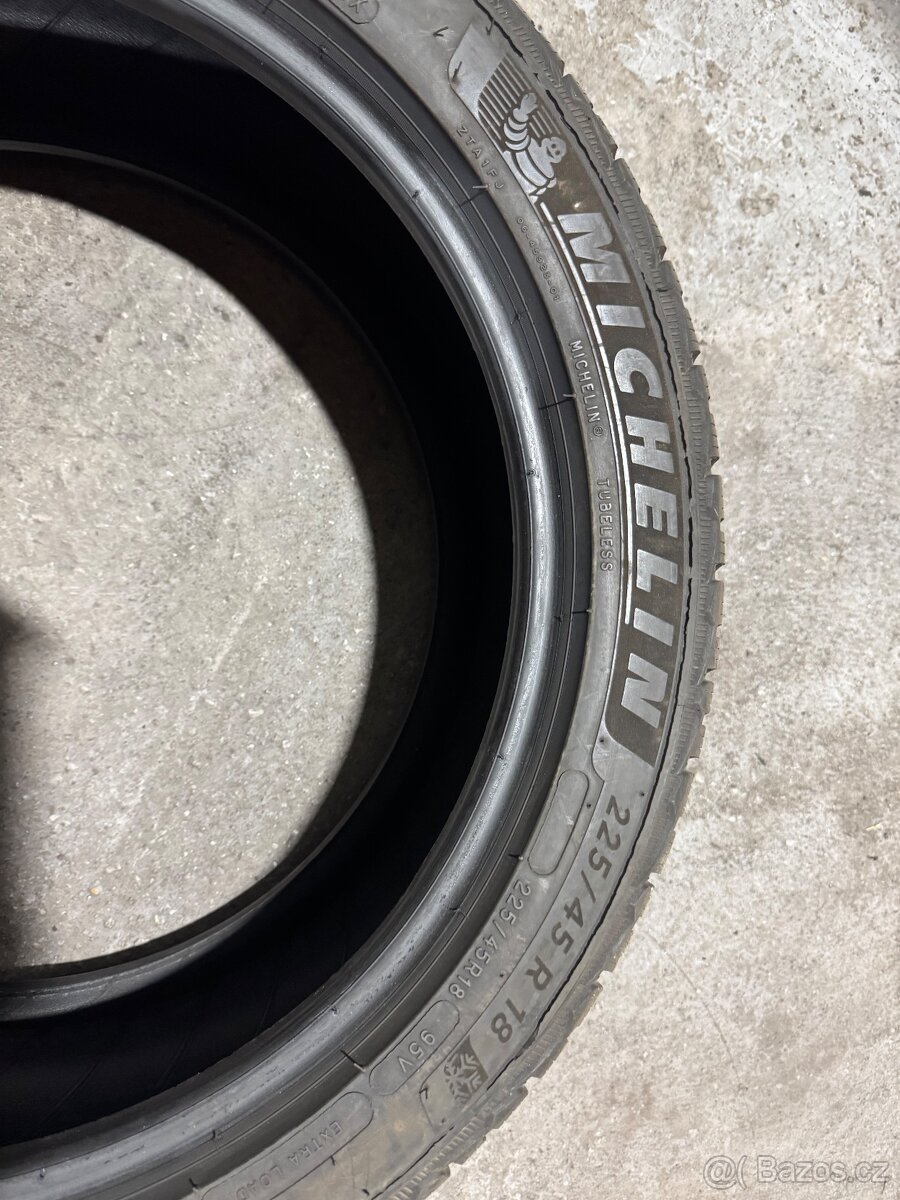 Michelin 225/45r18 - 4