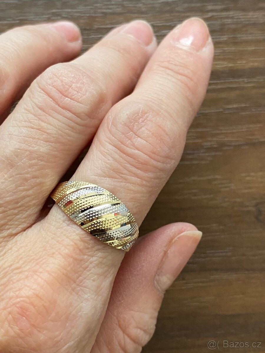 Zlatý dámský prsten - 4