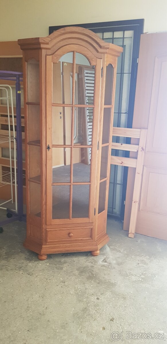 PRODÀM DVĔ PROSKLENÈ ROHOVÈ VITRÌNY MASÌVNÌ BOROVICE A DUB - 4