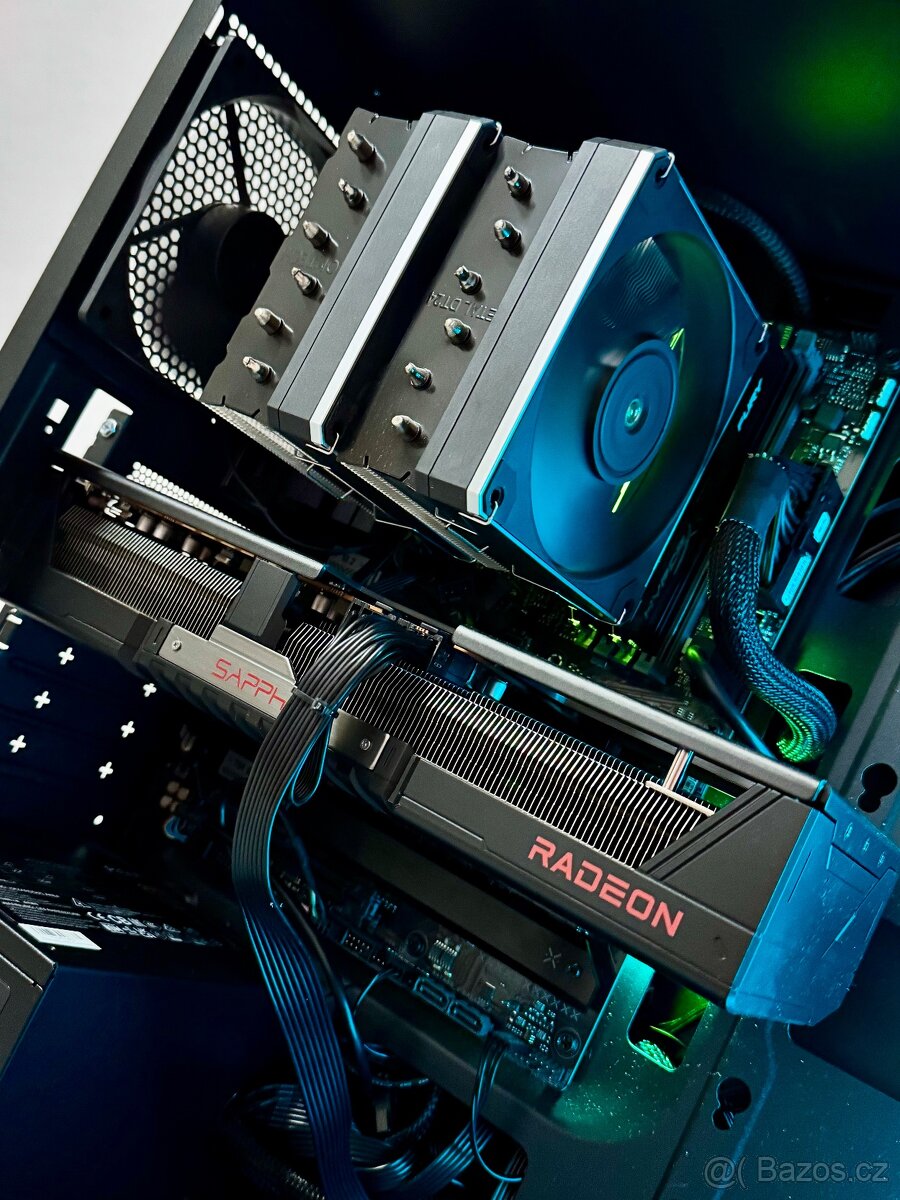 VÝKONNÝ HERNÍ PC I5 13600K/32GB RAM/RX 9070-XT/1TB SSD - 4