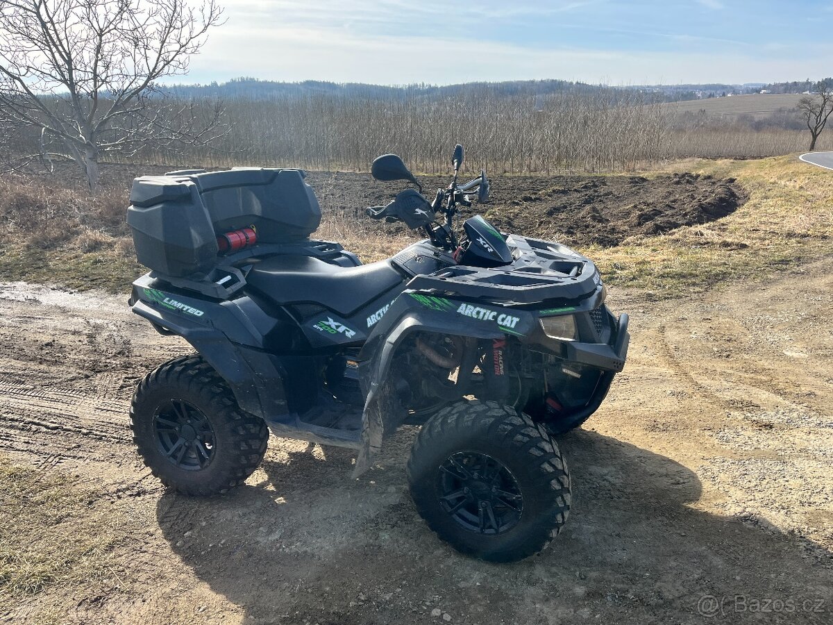 čtyřkolka Arctic cat