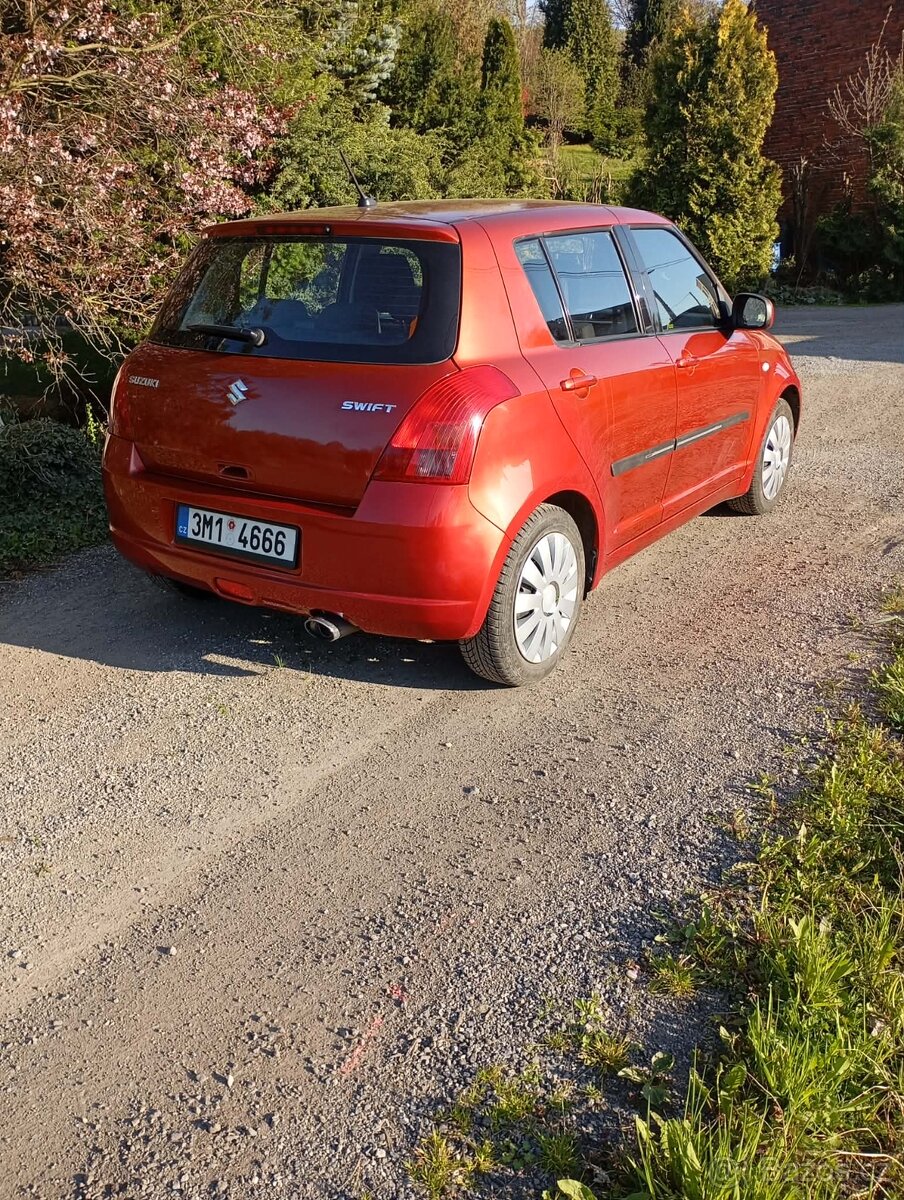Suzuki Swift - 4