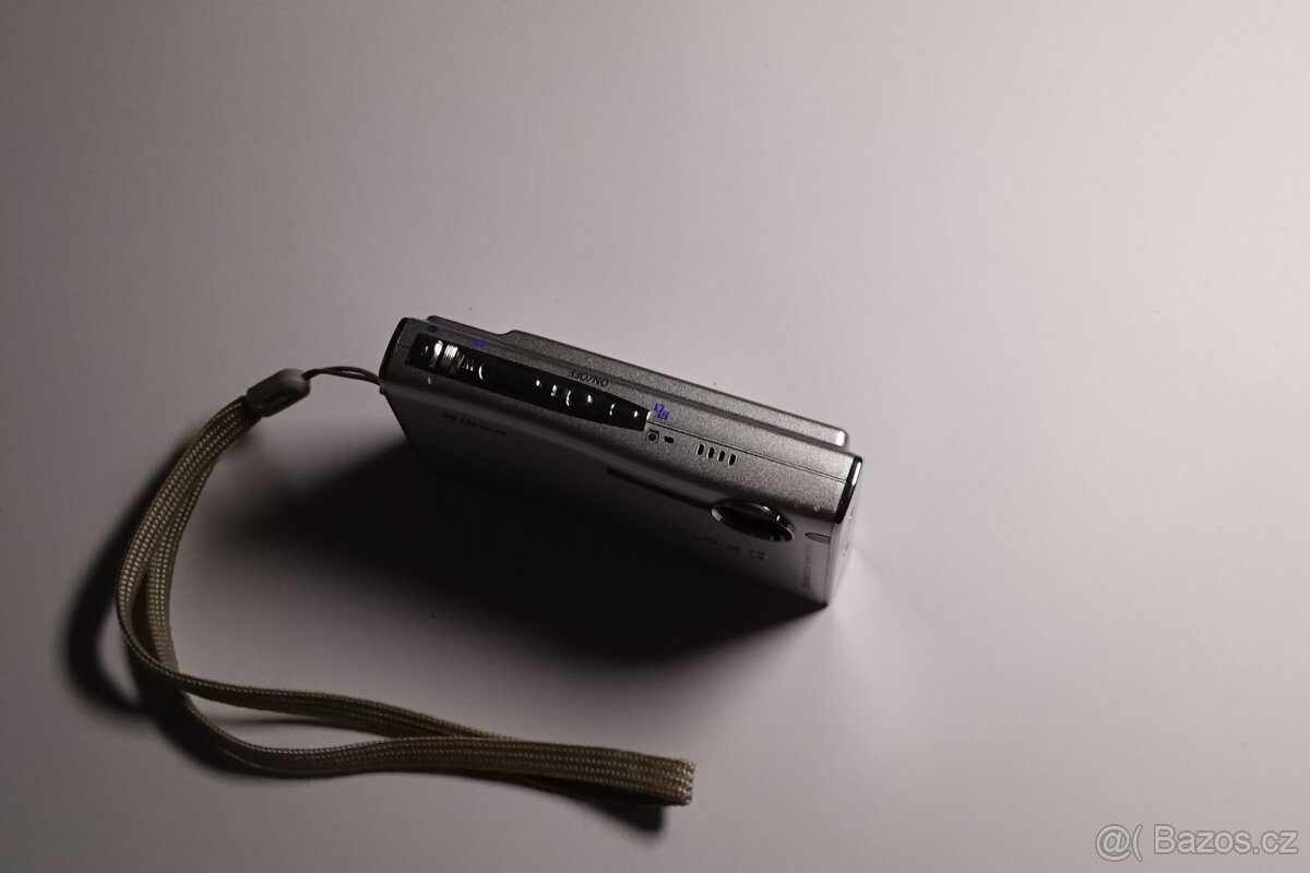 Nikon Coolpix S9 - 4