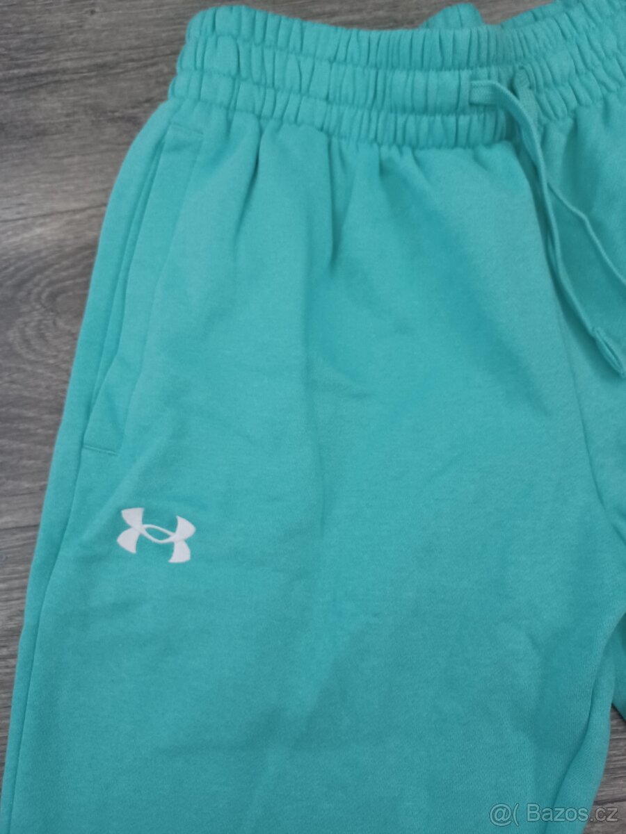 Nové tepláky Under Armour - 4
