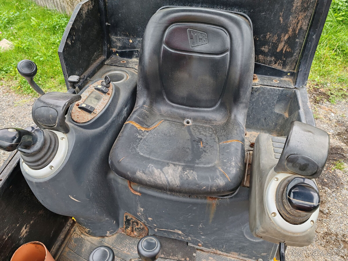 pásový mini bagr JCB 8014, 3x lopata 215 000Kč + DPH - 4