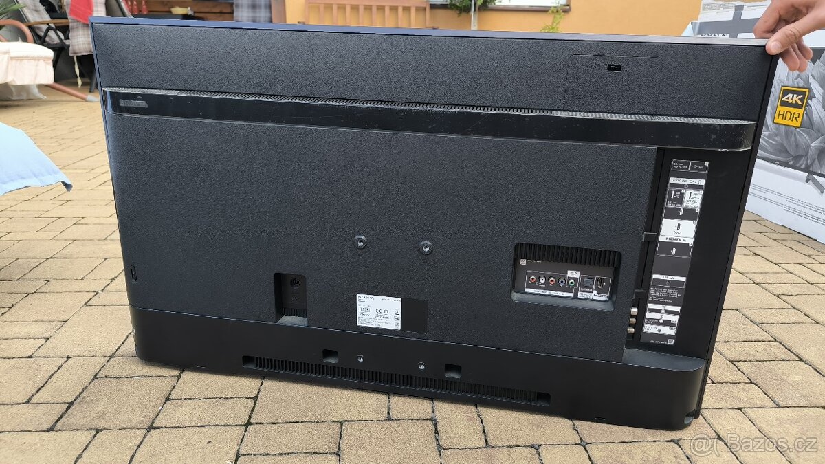 Panasonic JX800 Smart TV - 4