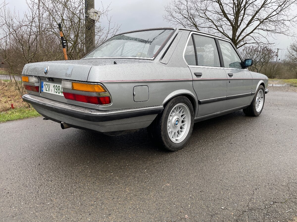 BMW 520i E28 - 4