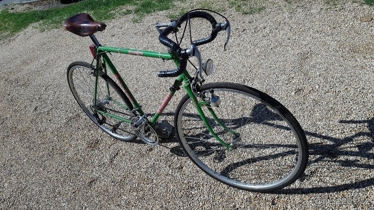 Silnični kolo nové pláště - 4