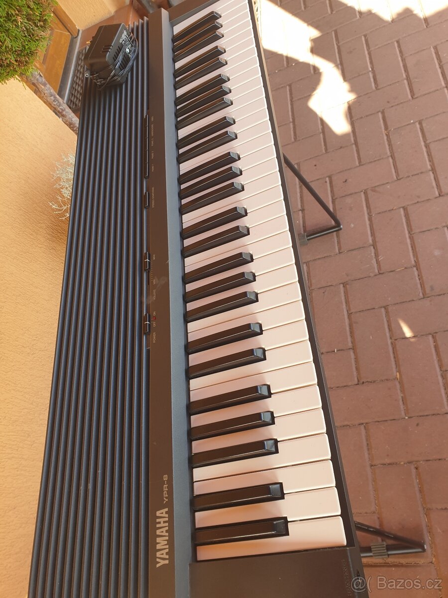 Klavír piano Yamaha YPR-8 - 4