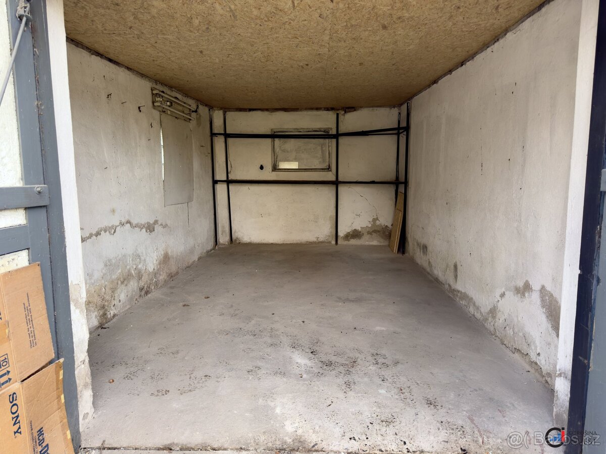 Pronájem garáže 15 m², Na Okrouhlíku, Pardubice, ev.č. 00747 - 4