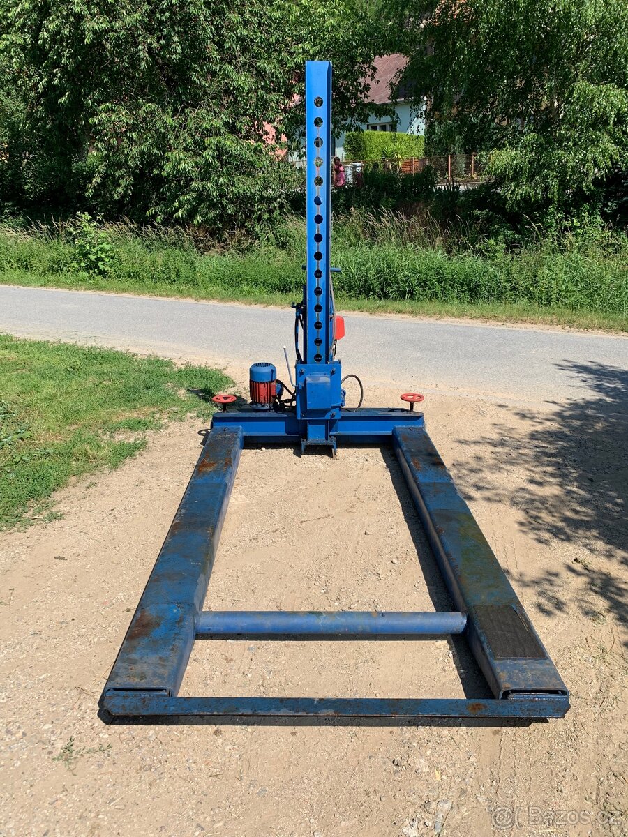 Nůžkový zvedák 2000kg DDR - 4