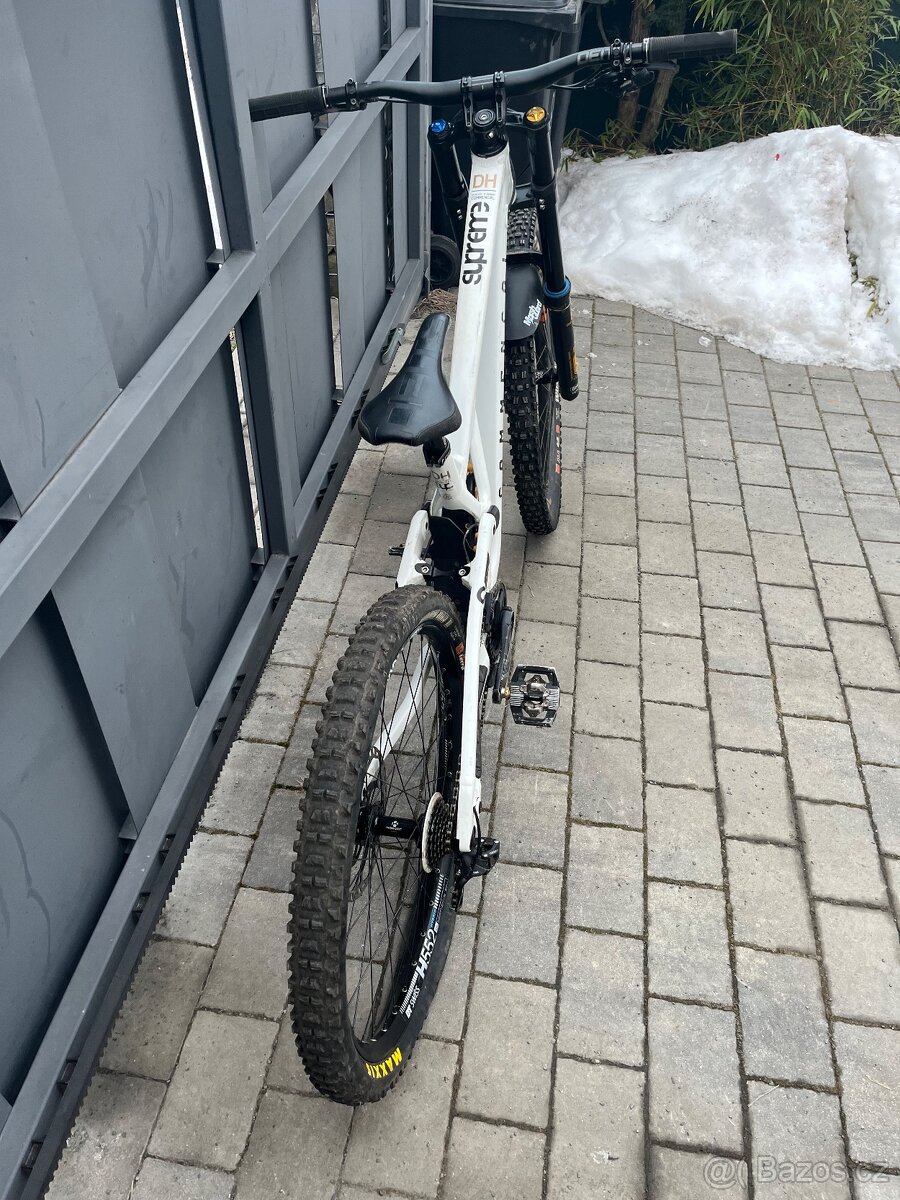 Commencal Supreme DH V5 - 4