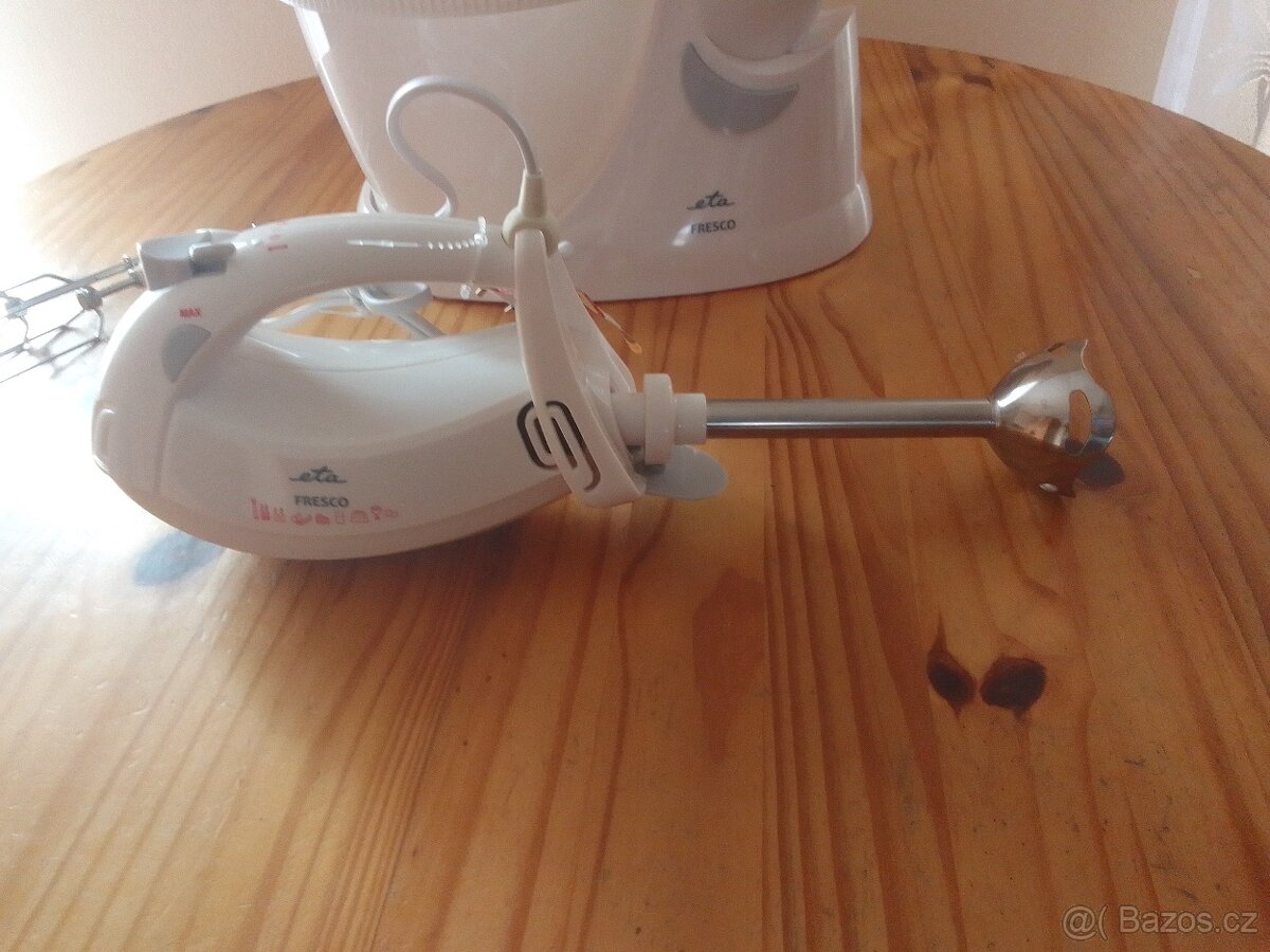 Ruční šlehač, kuchyňský robot - 4