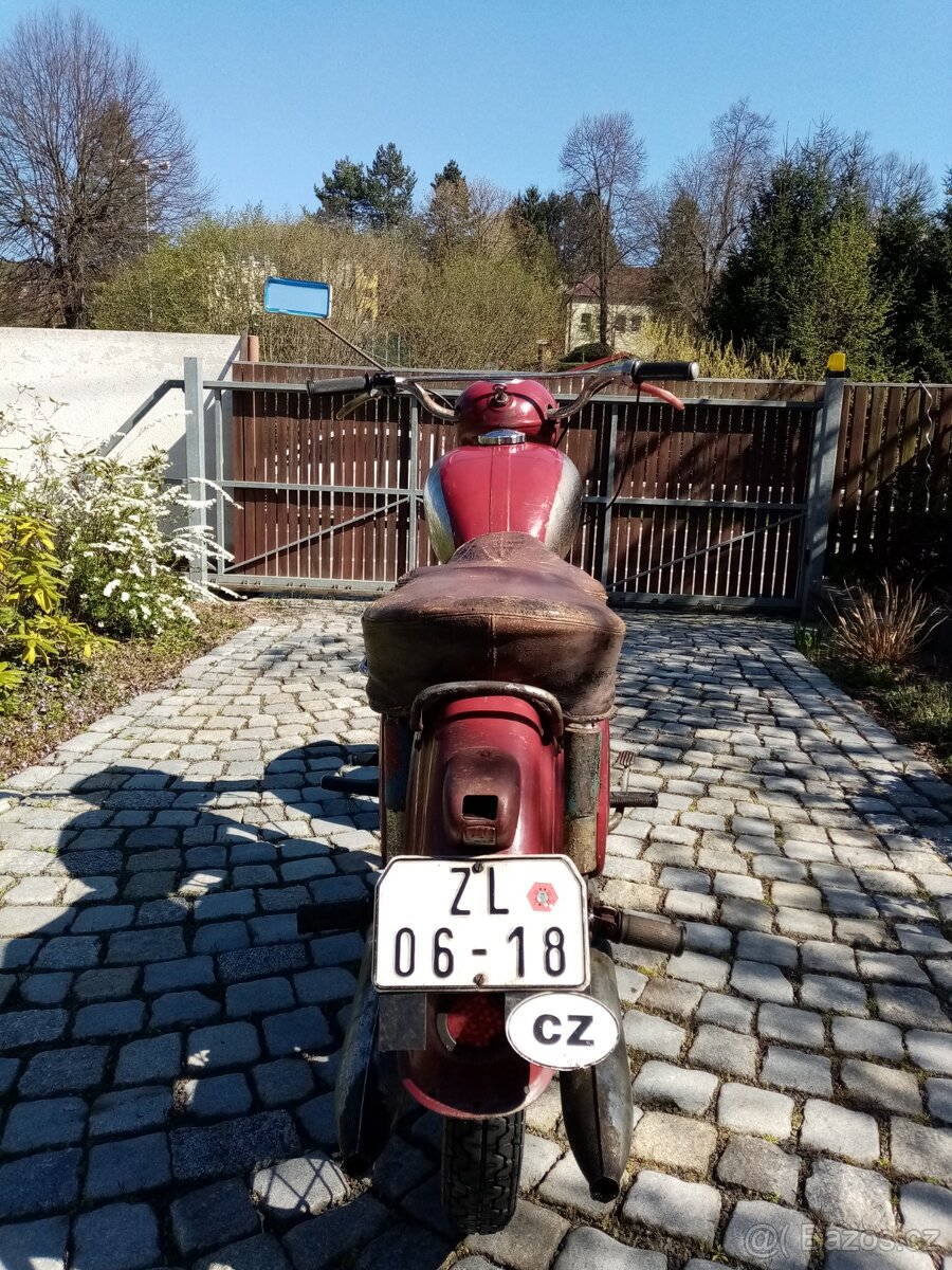 Jawa 250 - 4