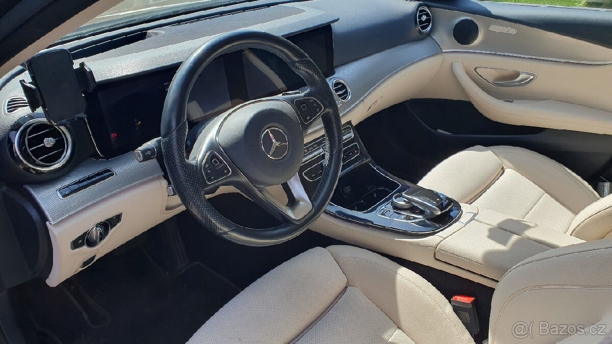 Mercedes Benz E220 - 4