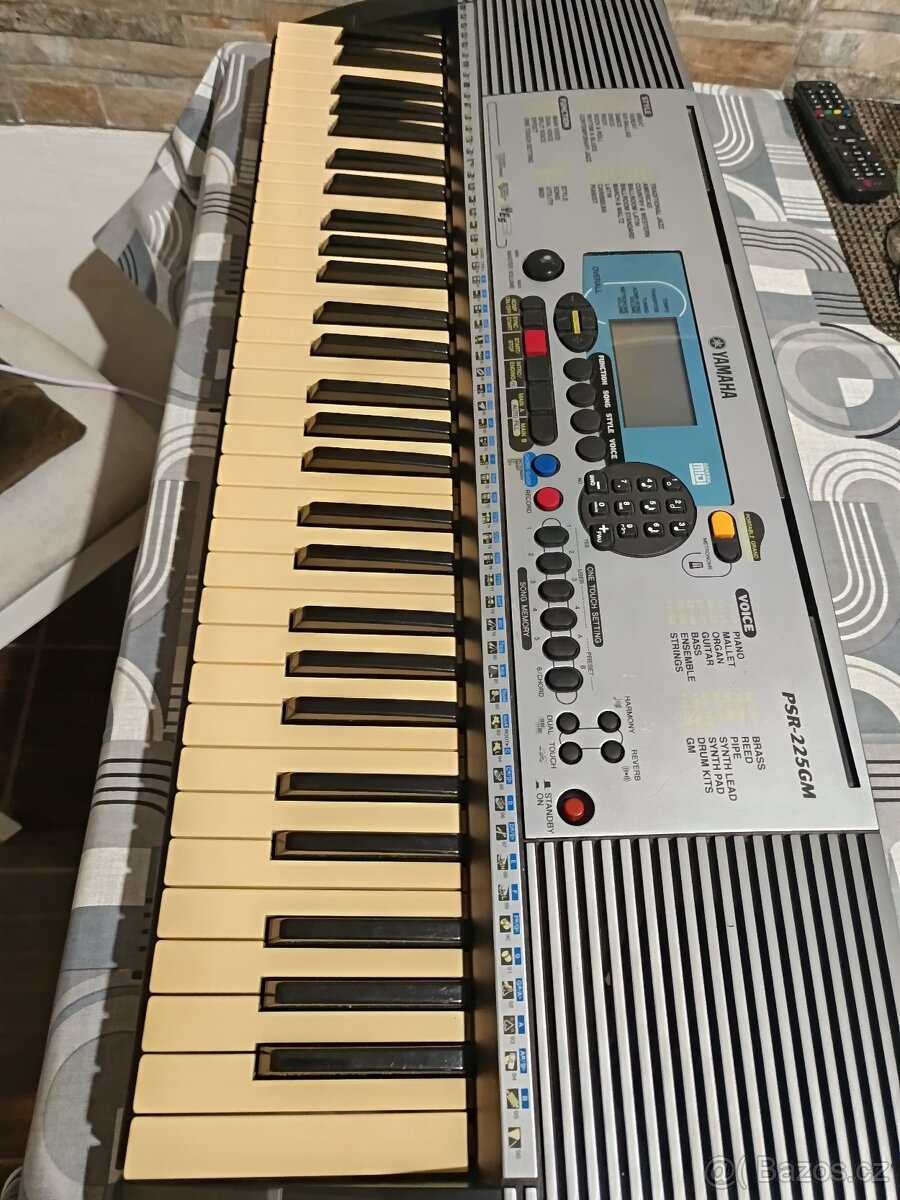 Prodám klávesy Yamaha PSR -225GM - 4