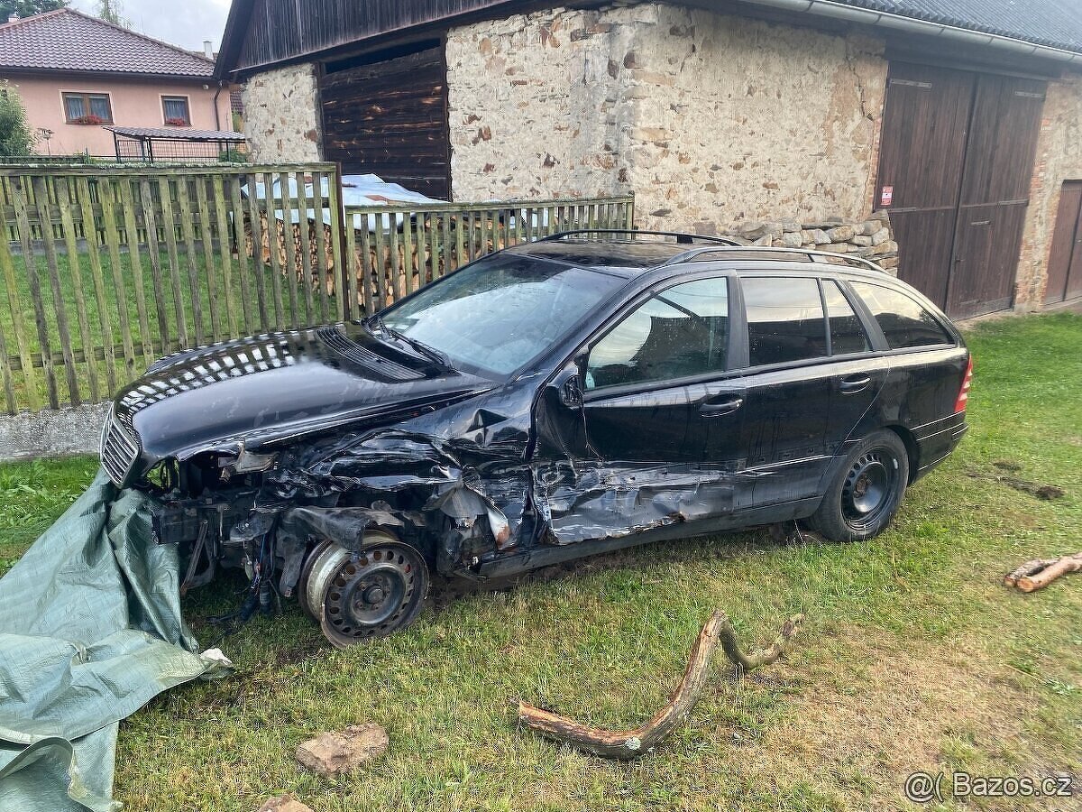 Mercedes Benz C w203 kombi díly - 4