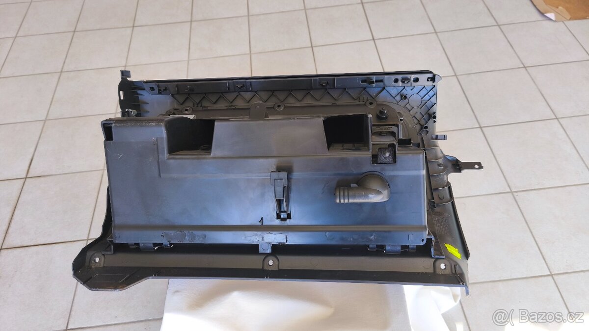 Golf 5 kastlík spolujezdce - 4