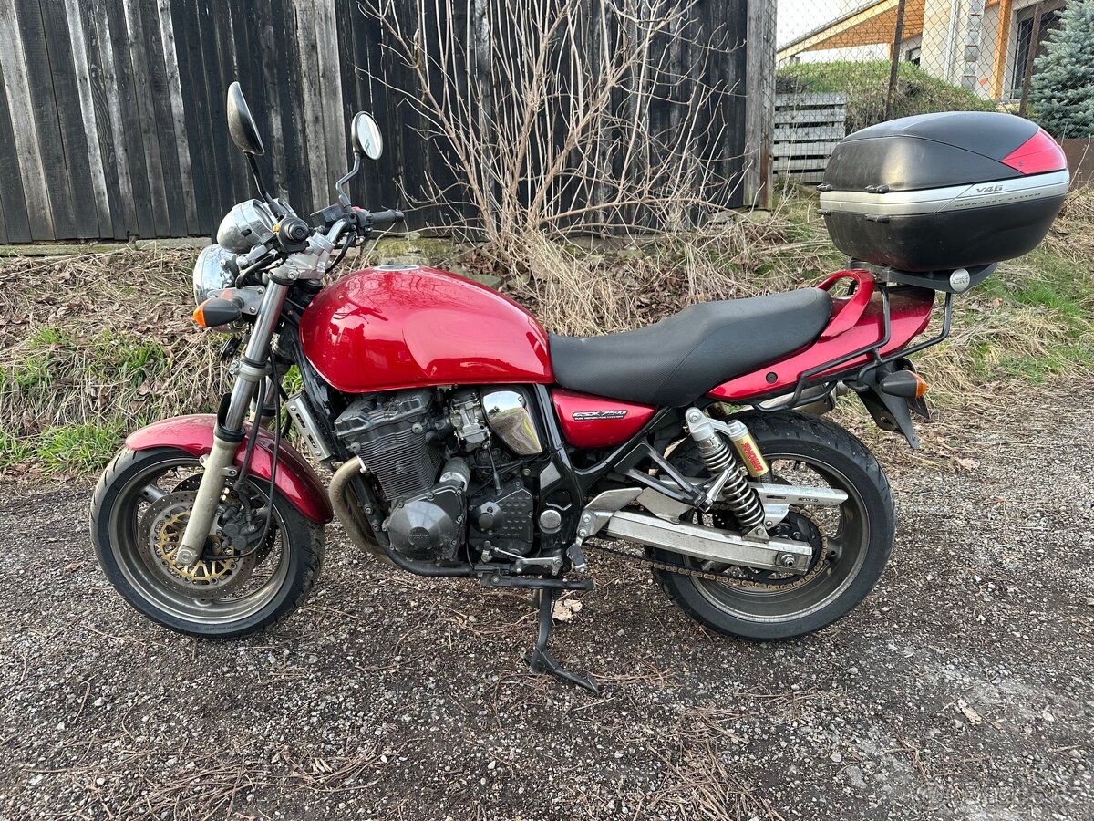SUZUKI GSX 750 - 4