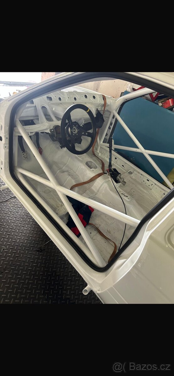 Escort Cosworth rally - 4