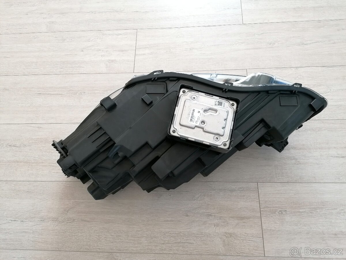 Přední pravé LED světlo Ford Kuga MK.III - 4