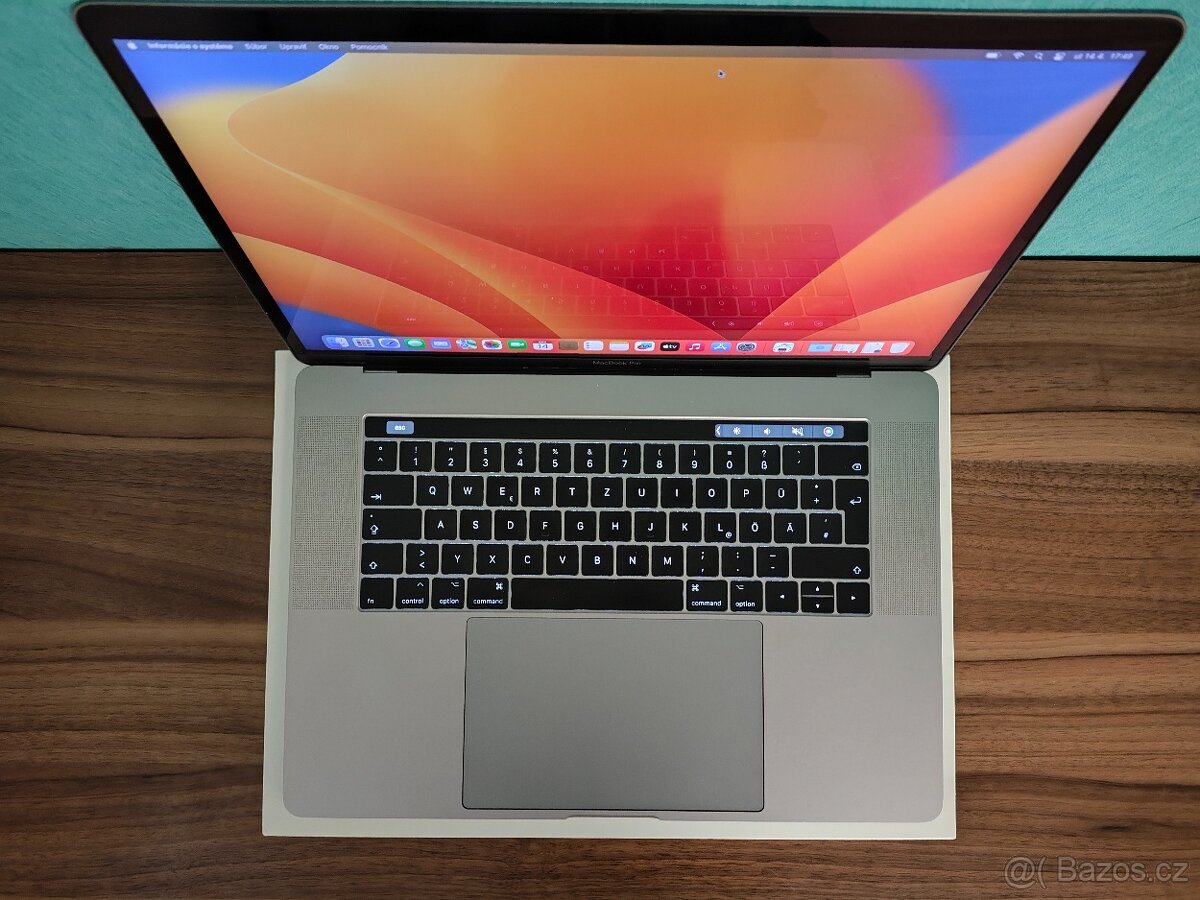 MacBook Pro 15 2017 | i7 • 16GB • 1TB SSD - 4