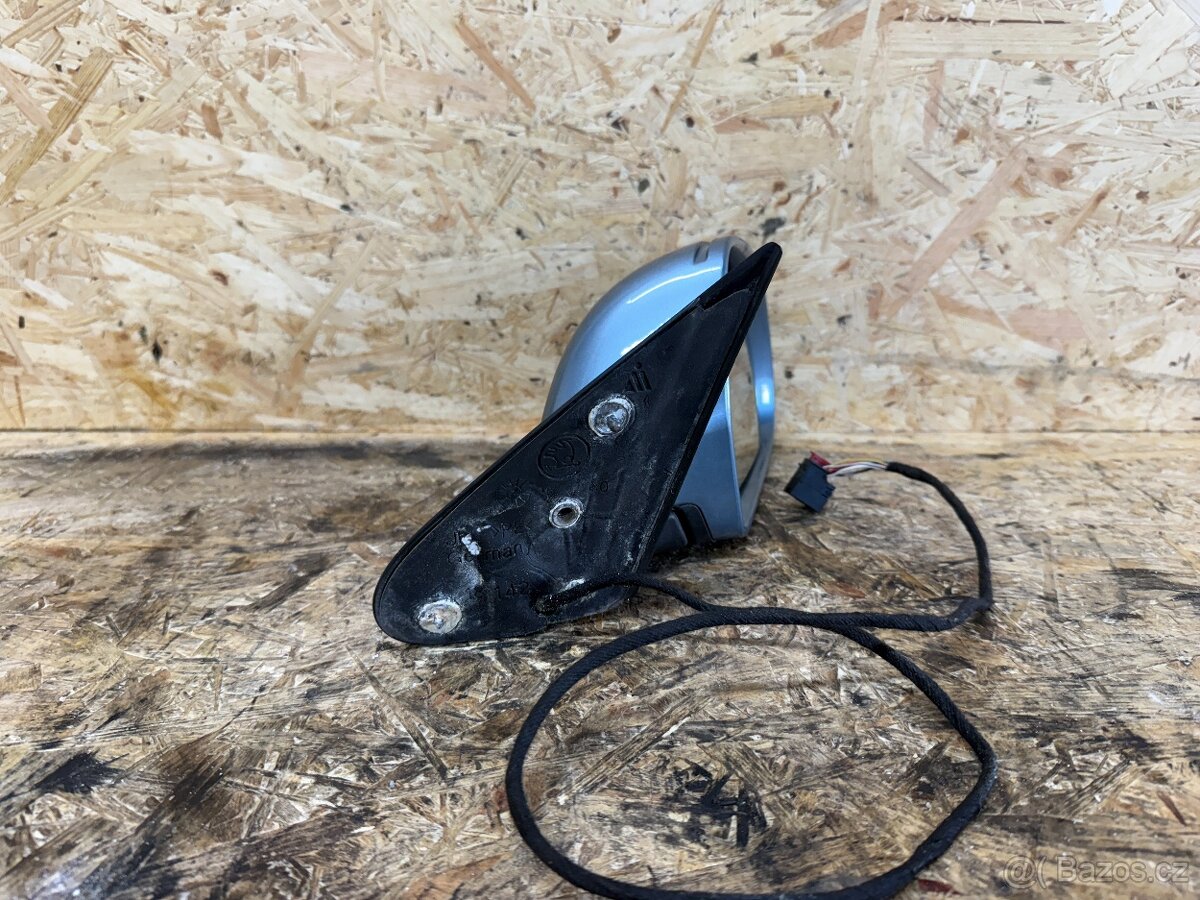 PRAVÉ ZPĚTNÉ ZRCÁTKO ŠKODA OCTAVIA 2 FAC. 6 PIN POŠKOZENÉ - 4