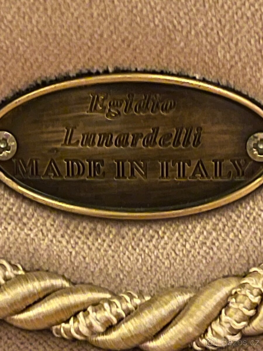 Prodává se sedací souprava obsahující gauč a dvě křesla. - 4