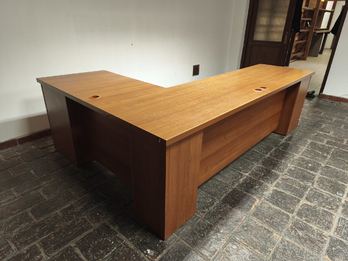 Prodám 2x prodejní pult / stůl - 4