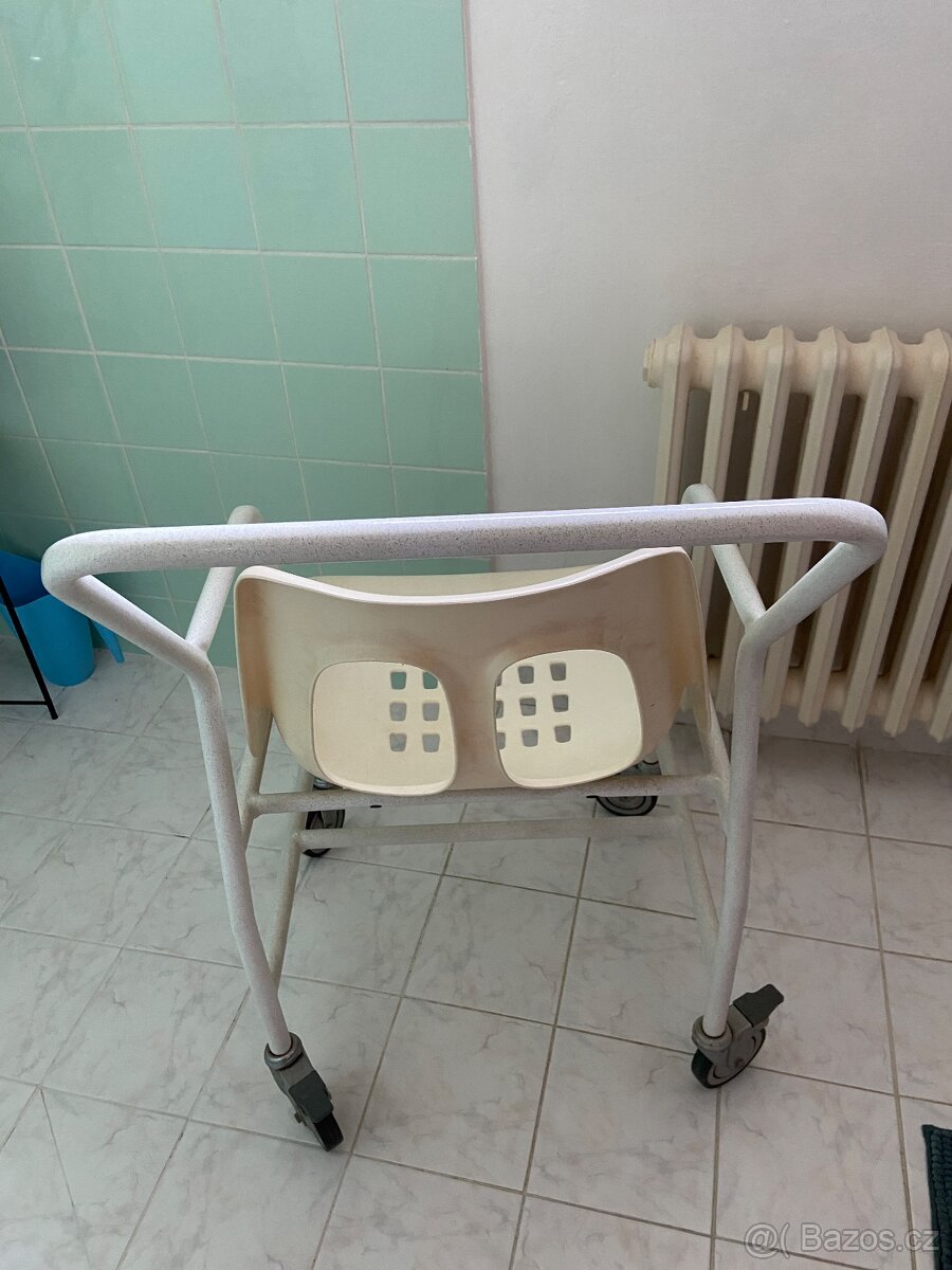 Sprchovací vozík - 4