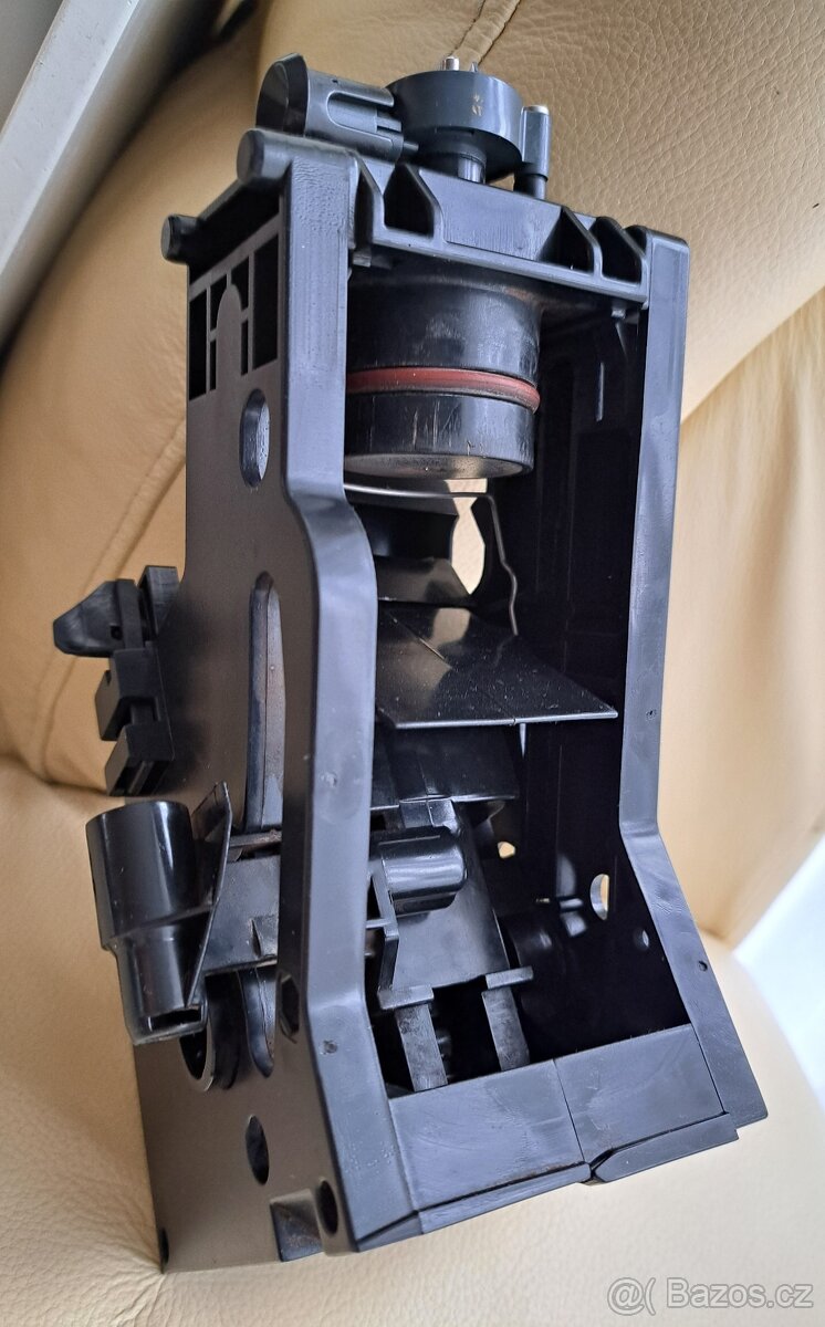 Kávovar Saeco plnoautomatický - 4