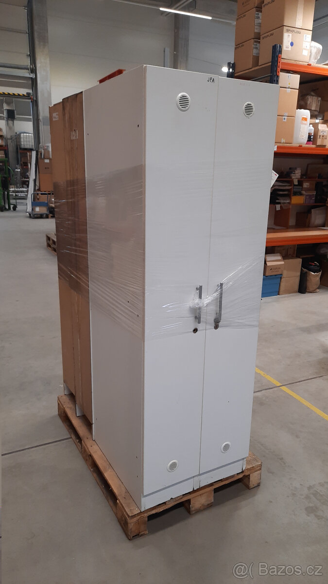 šatní skříň, dílenská - 4