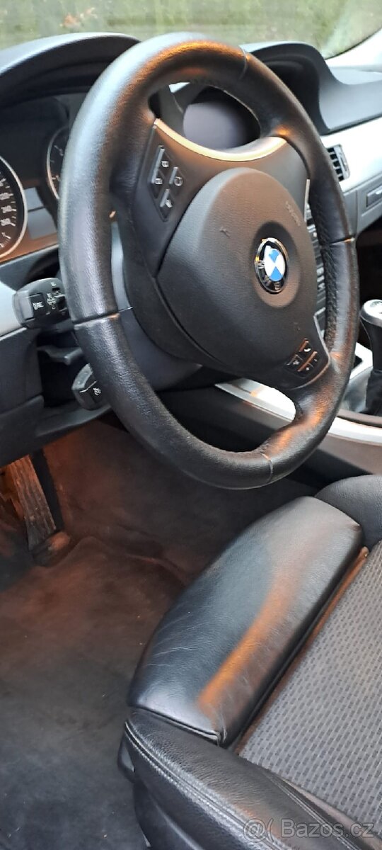 BMW 330 XD, rok 2012, manuál - 4