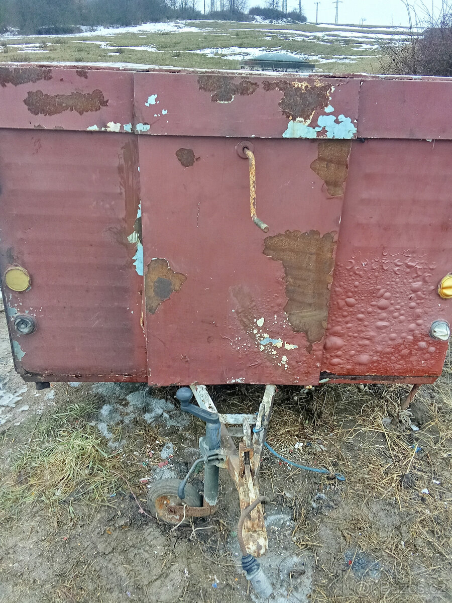 Nabízím starý karavan - 4