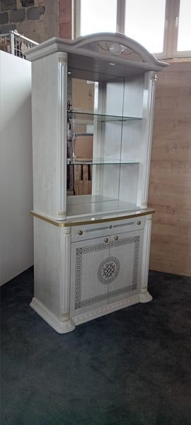 Prodám vitrínu bílo zlaté barvy - 4