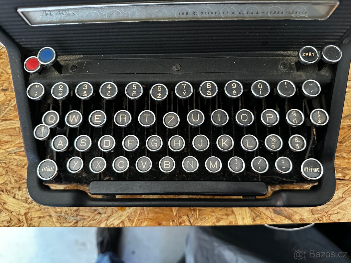 Psací stroj Olivetty - 4