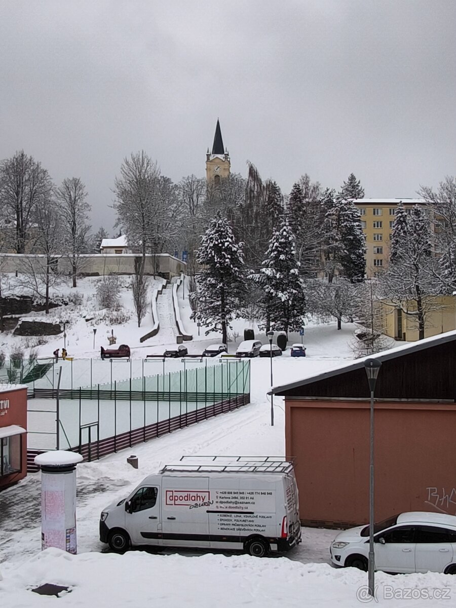 Pronájmu byt v Aši 2+1 - 4