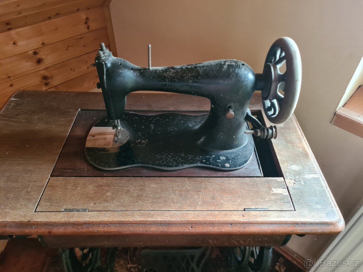 Singer historický šicí stroj - 4