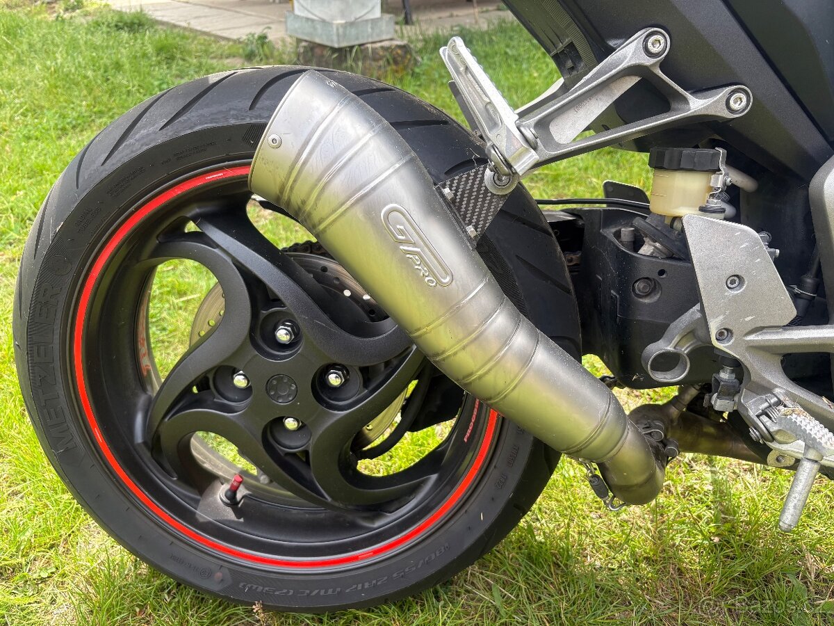 Honda CB1000R - 4