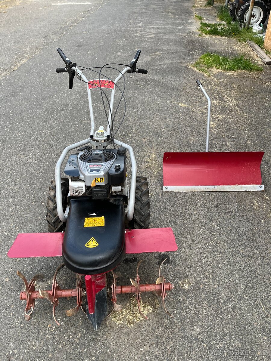 malotraktor VARI 850 - 4