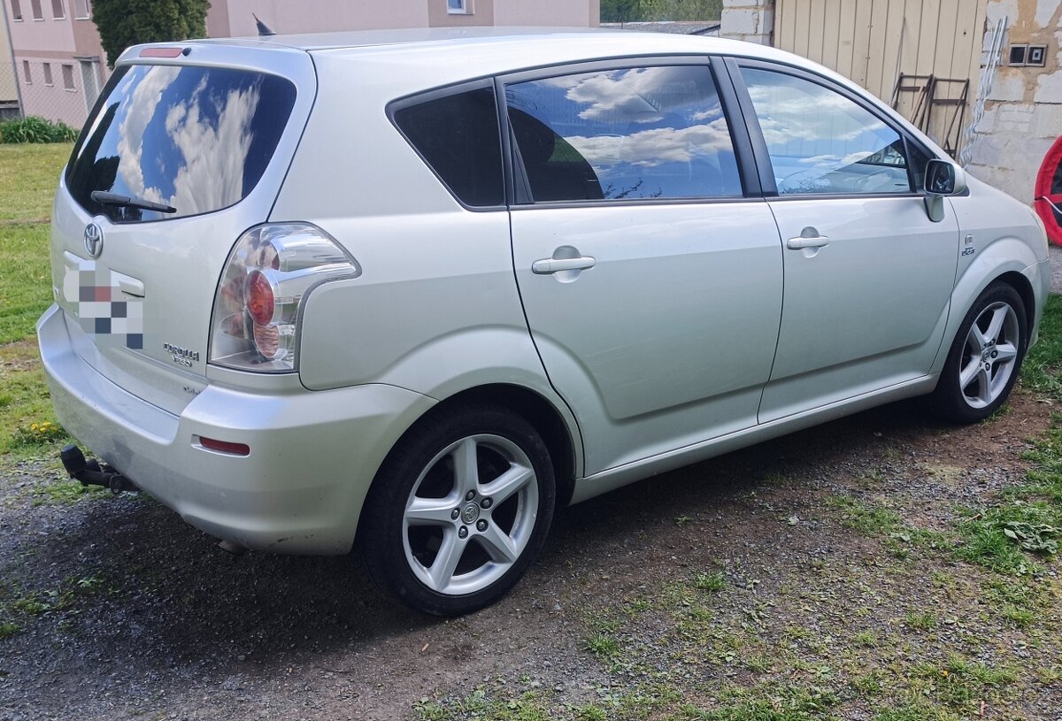 Toyota Corolla Verso 2, 2 D-4D 130kw - 4